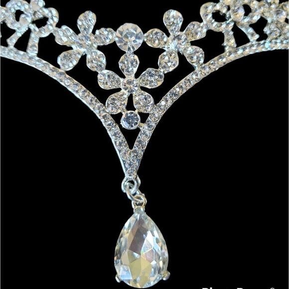 Wedding tiera silver tone and rhinestones. - Picture 3 of 3